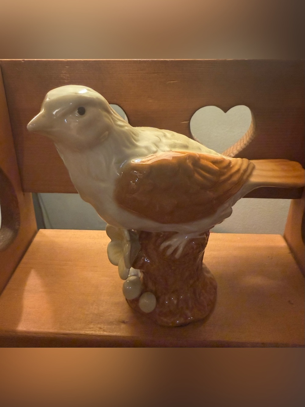 Vintage Williamsburg Global Views Porcelain Bird on Tree Stump